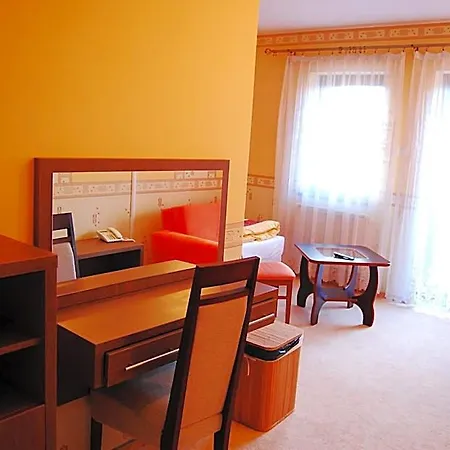 Couette-café Sandra 3*