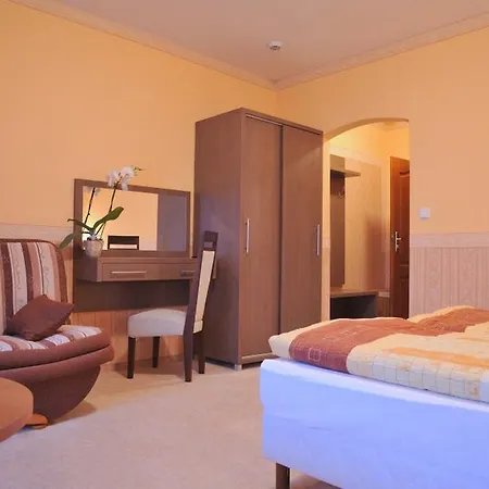 Bed & Breakfast Gosciniec Sandra 3*